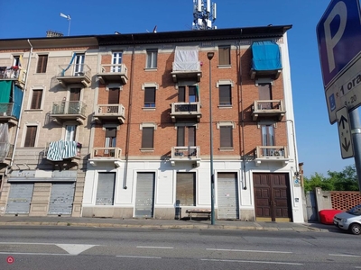 Negozio/Locale commerciale in Vendita in Strada Di Settimo 59 a Torino