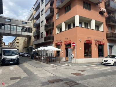Negozio/Locale commerciale in Vendita in Via Benvenuto Cellini 7 /C a Torino