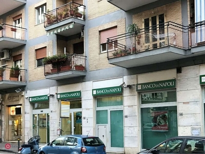 Negozio/Locale commerciale in Vendita in Via Edoardo Nicolardi 39 a Napoli