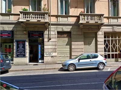 Negozio/Locale commerciale in Vendita in Via Francesco Cigna 44 a Torino