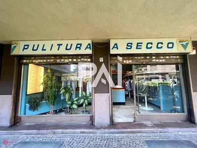 Negozio/Locale commerciale in Vendita in Via Fréjus 10 a Torino