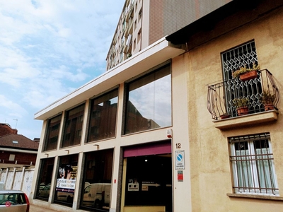 Negozio/Locale commerciale in Vendita in Via Rocca de' Baldi a Torino