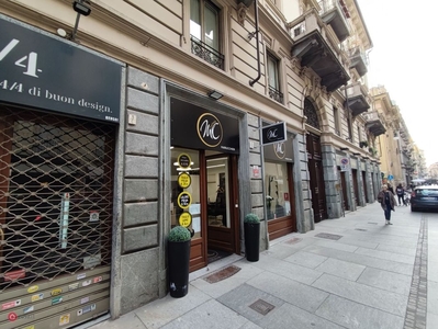 Negozio/Locale commerciale in Vendita in Via San Francesco D'Assisi 3 a Torino
