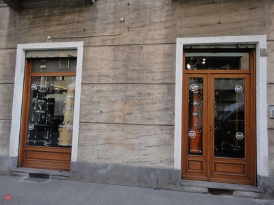 Negozio/Locale commerciale in Vendita in Via Viverone 3 a Torino