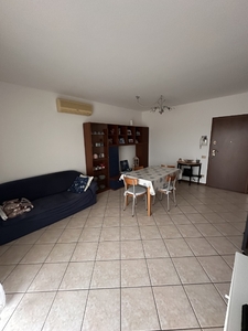 Quadrilocale a Rovigo, 1 bagno, garage, arredato, 75 m², 3° piano