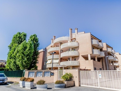 Quadrilocale in Via benigno di tullio, Roma, 125 m², 1 balcone
