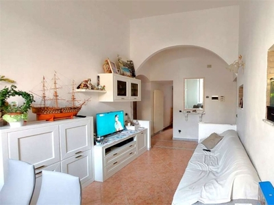 Quadrilocale in Via mauro dell'amico, Carrara, 2 bagni, 100 m²