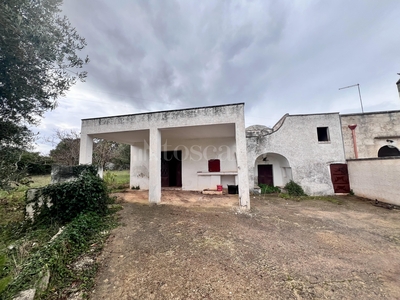 Villa a Ostuni in contrada montelamorte