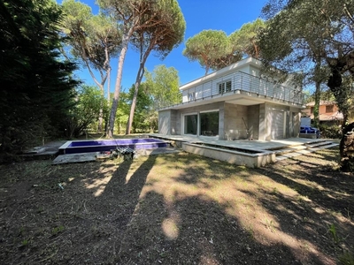 Villa in Vendita a Massa, zona Poveromo, 1'500'000€, 180 m²
