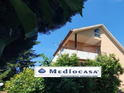 Villa in Via Ariana, Velletri, 4 locali, 3 bagni, giardino privato