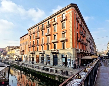 Appartamento in Vendita in Alzaia Naviglio Grande a Milano