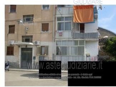 Appartamento in Vendita in Via Acquicella Porto 27 a Catania