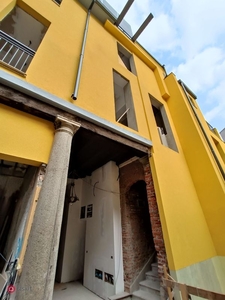 Appartamento in Vendita in Via BUONAROTTI 4 a Milano