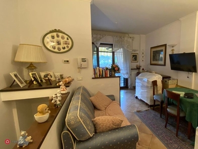 Appartamento in Vendita in Via Castiglione di Sicilia a Roma