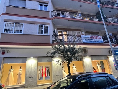 Appartamento in Vendita in Via delle gondole 109 a Roma