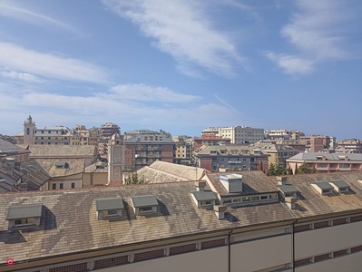 Appartamento in Vendita in Via Silvio Lagustena 136 a Genova