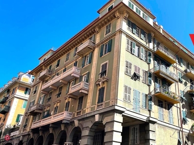 Appartamento in Vendita in Via Tullio Molteni a Genova