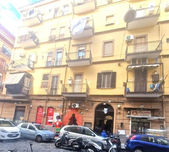 Appartamento in Via Benedetto Cairoli, Napoli (NA)