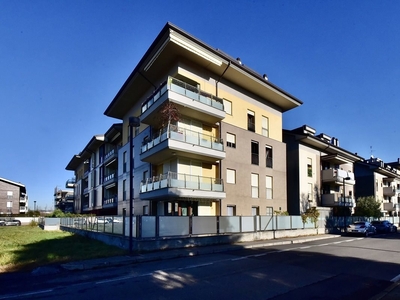 Appartamento in Via Bolzano, 50, Varedo (MB)