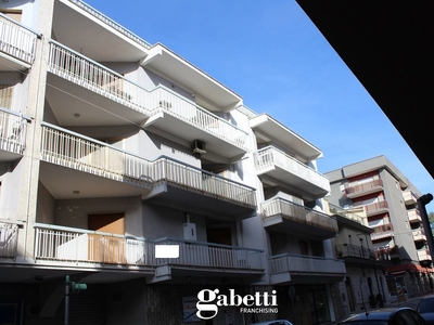 Appartamento in Via Giovanni Bovio, 25, Canosa di Puglia (BT)
