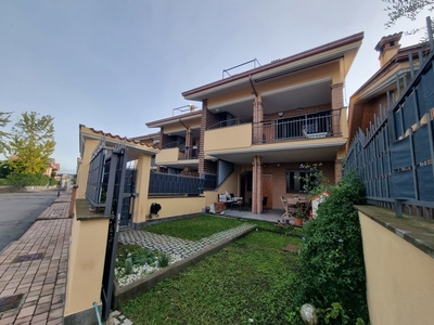 Appartamento in Via Marcandreola, 23x, Ciampino (RM)