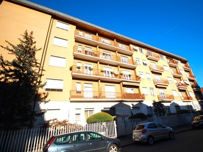 Appartamento in Via Massimo D'azeglio, 72, Legnano (MI)