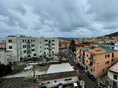 Appartamento in Via Monte Nuovo, Pozzuoli (NA)