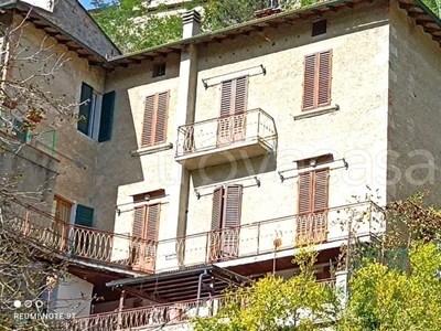 Casa Indipendente in vendita a Colle di Val d'Elsa viale Giacomo Matteotti