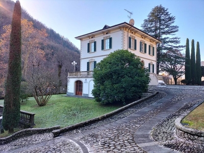 Casa Indipendente in Vendita a Lucca, 1'350'000€, 750 m²