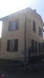 Casa indipendente in Vendita in Frazione stazione a Valmozzola