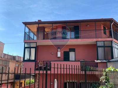 Casa indipendente in Vendita in Via Montecristo 1 a Catania