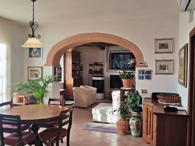 Appartamento in vendita a Castellina in Chianti fioraie 1