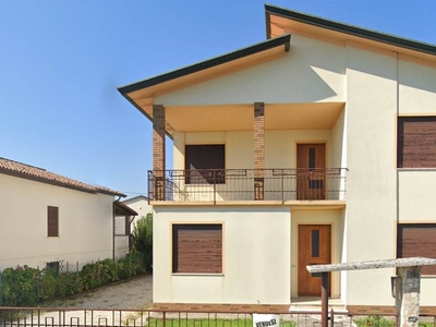 Casa singola abitabile in zona Mottinello a Rossano Veneto