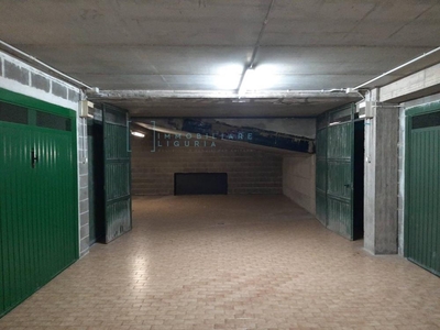 garage in vendita a Albenga