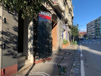 Negozio/Locale commerciale in Vendita in Via delle ninfe a Napoli