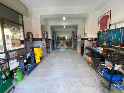 Negozio in vendita a Reggio di Calabria strada Statale n 18 Tirrena Inferiore, 197A
