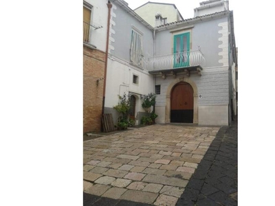 Palazzo/Stabile in vendita a Troia, Via Federico Sepielli 10