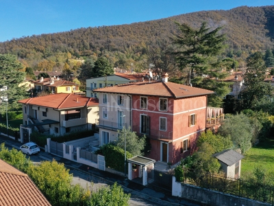 Villa Bifamiliare a Brescia in Costalunga, Costalunga