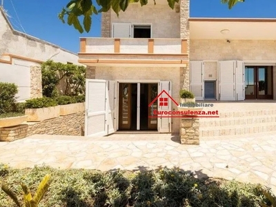 Villa bifamiliare in vendita a Alliste