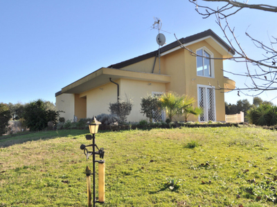 villa in vendita a Aprilia
