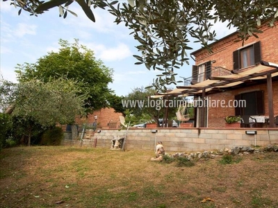 Villa in vendita a Chiusi via Torri del Fornello