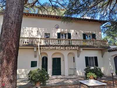 Villa in Vendita in Via Reginaldo Giuliani a Firenze