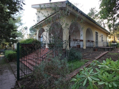Villa singola in Via Dei Salici, 45, Mascalucia (CT)