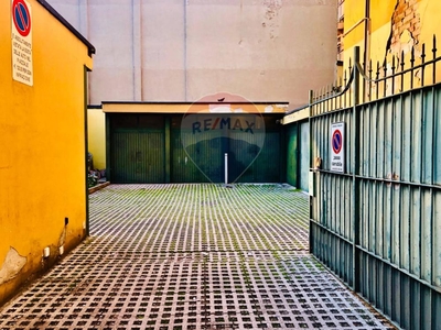 garage in vendita a Milano