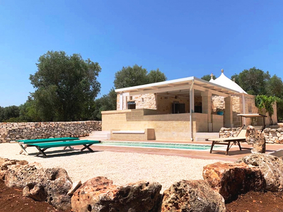 Trullo Cecapesce con piscina by Wonderful Italy