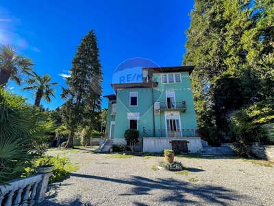 Vendita Villa Via Mazzini, 23
Casa Pardomi, Marchirolo