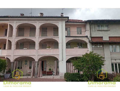 Appartamento in Strada Barazzetto Vandorno 14, Biella, 20 locali