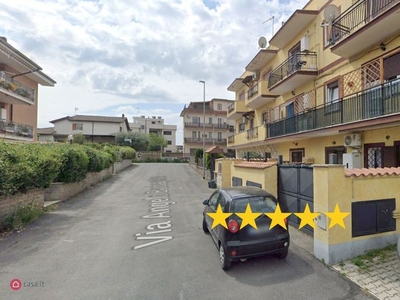 Appartamento in Vendita in Via Angelo Barbagelata a Roma