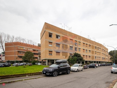 Appartamento in Vendita in Via di Decima a Roma