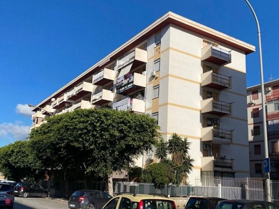 Appartamento in Vendita in Via Giuseppe Pianell 16 a Palermo